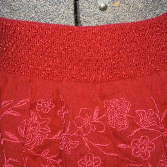 Alice + Olivia designer short red skirt embroidered size 0 NWT - Picture 3 of 8